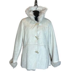 Twenty twenty women’s white faux fur Duffle coat large fuzzy Eskimo